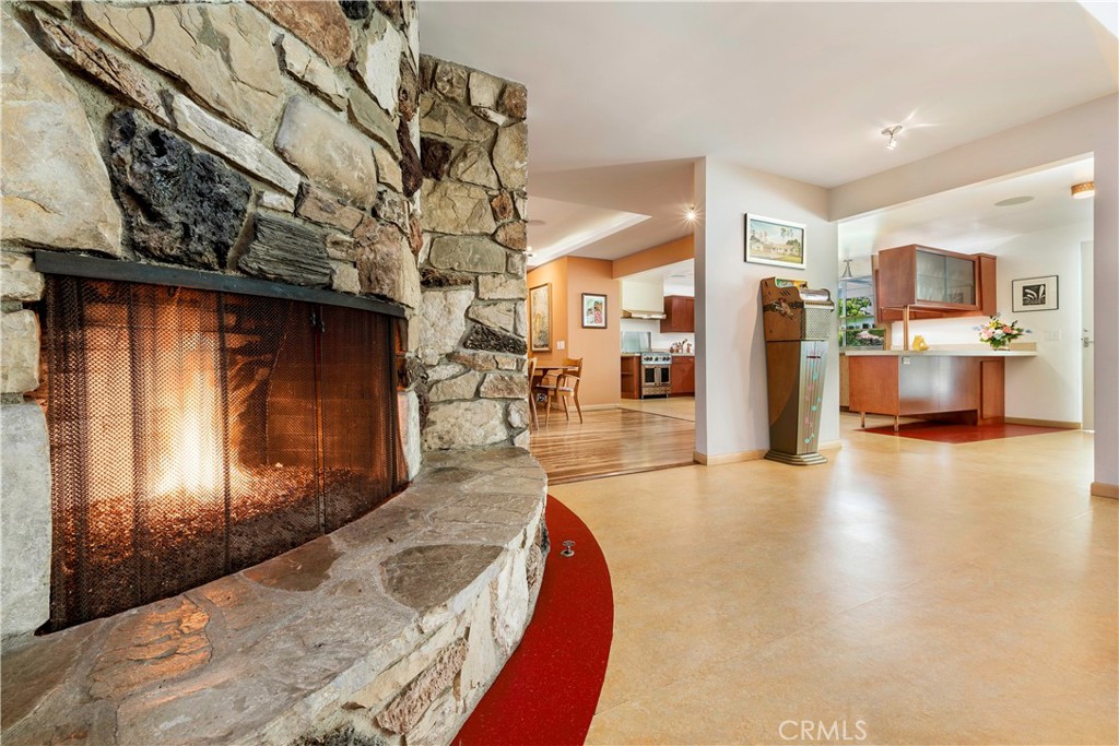 1107 W Riviera Drive