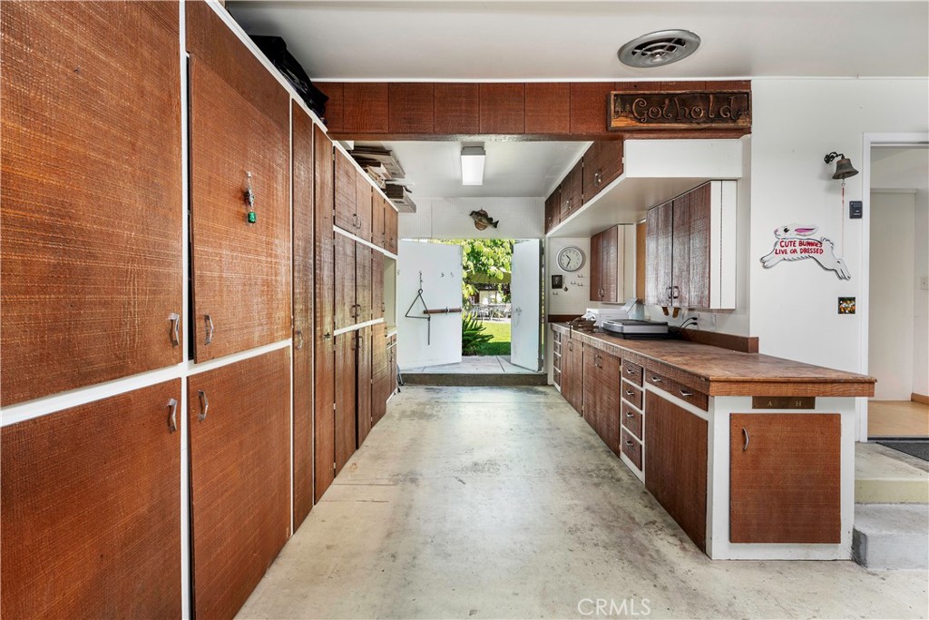 1107 W Riviera Drive