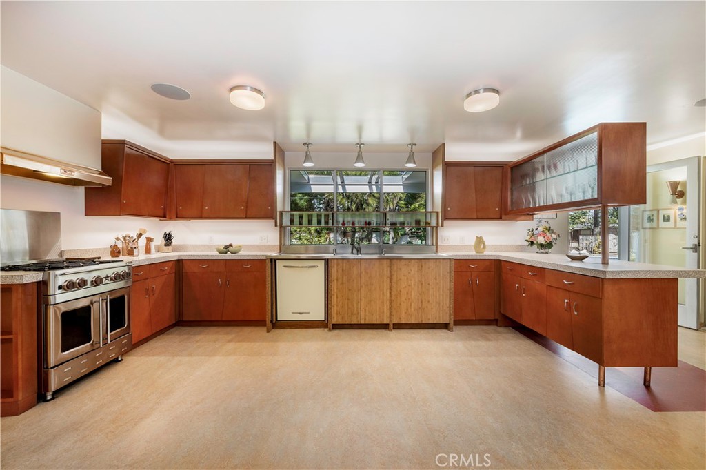 1107 W Riviera Drive