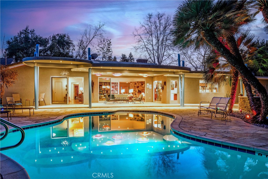 1107 W Riviera Drive