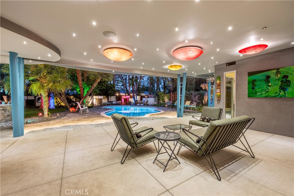 1107 W Riviera Drive