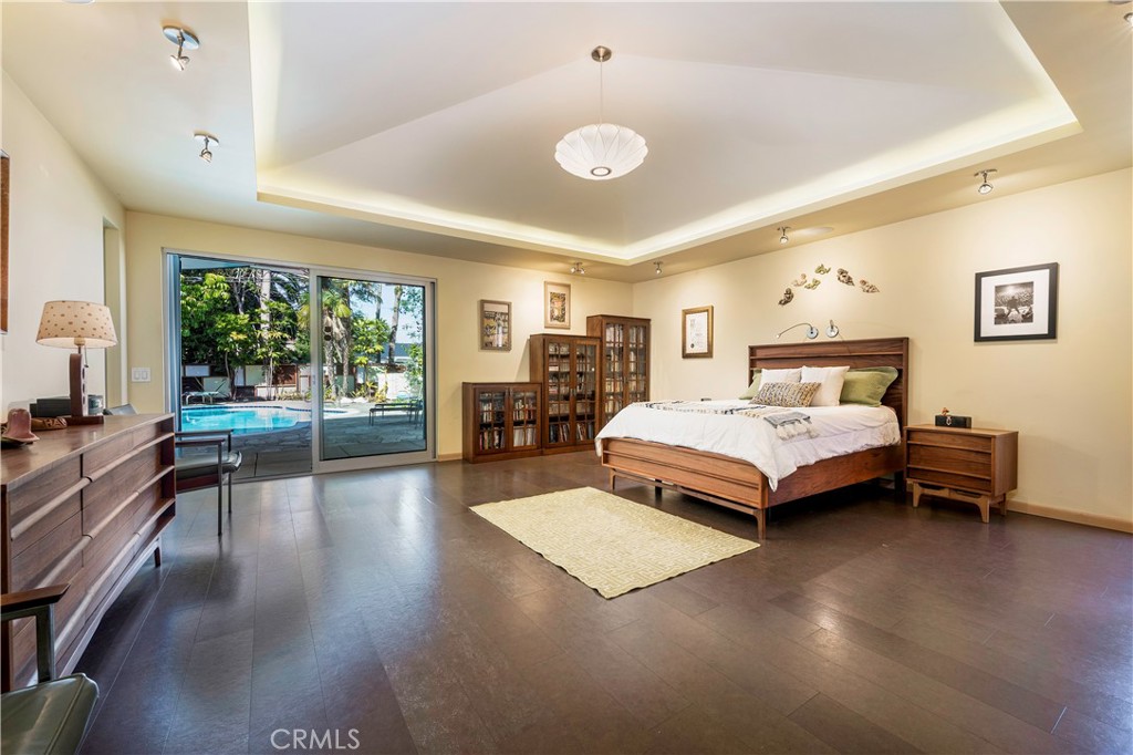 1107 W Riviera Drive