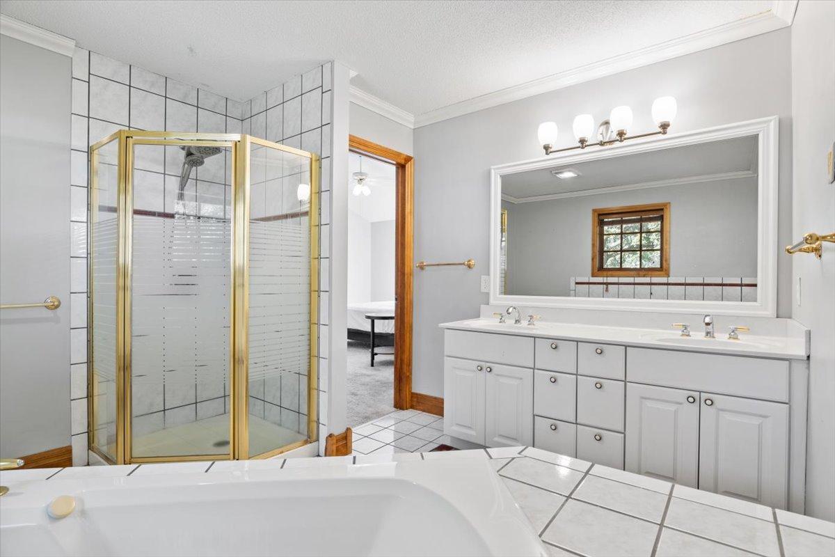 13705 Parkview Drive