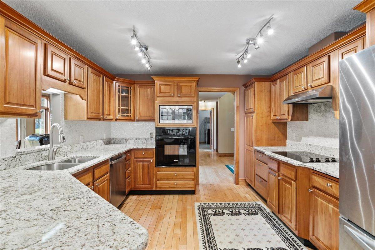 13705 Parkview Drive