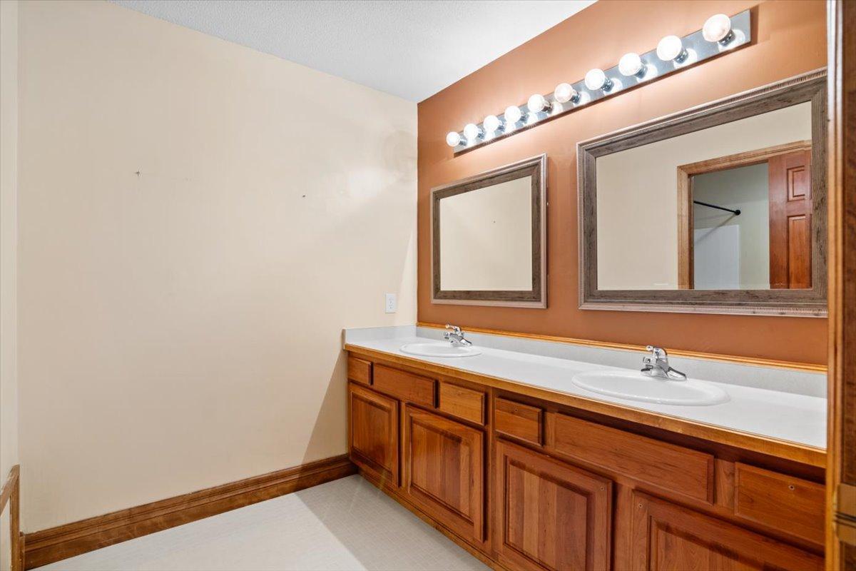 13705 Parkview Drive