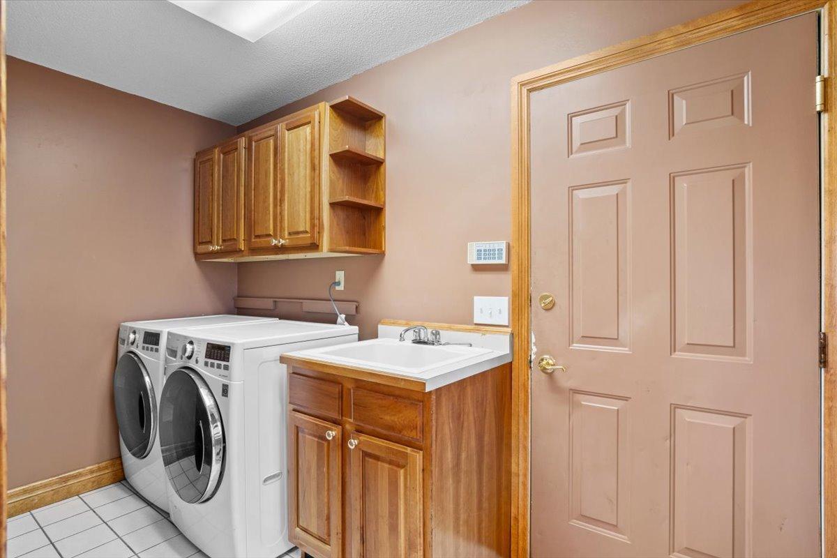 13705 Parkview Drive