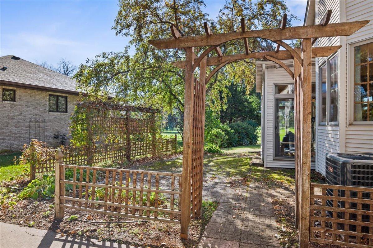 13705 Parkview Drive