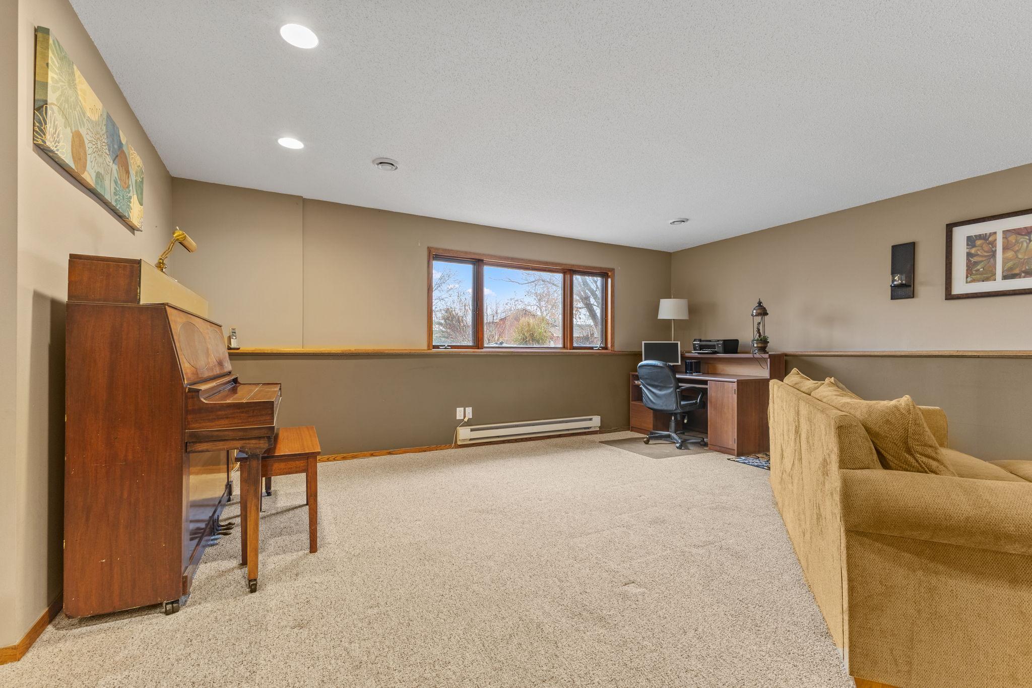 14803 Hillcrest Road SE