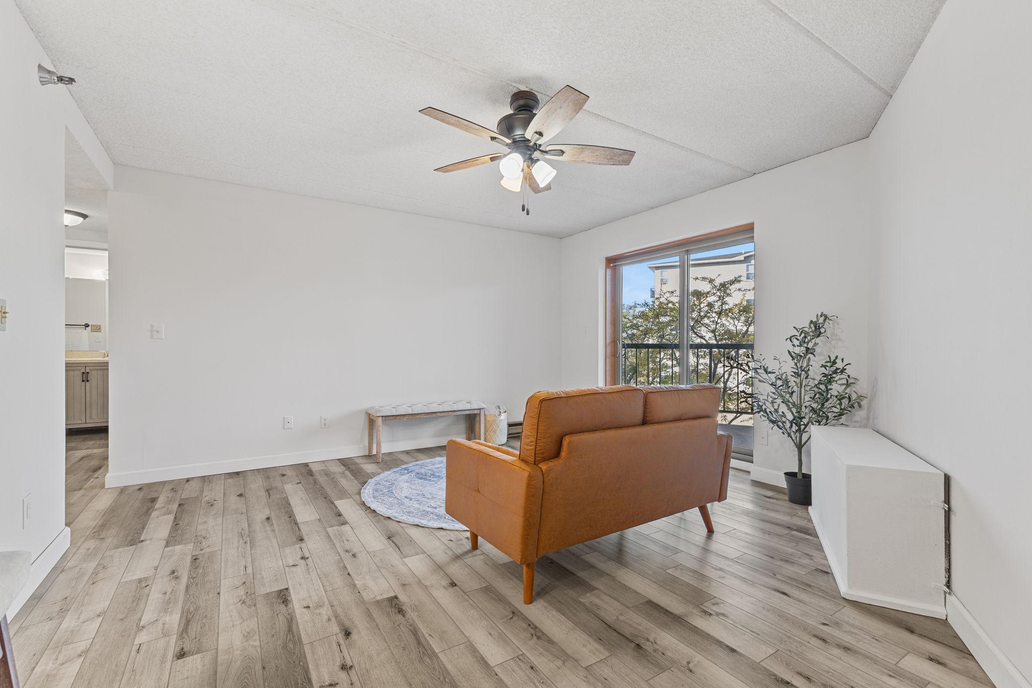 110 1st Avenue NE Unit: 402