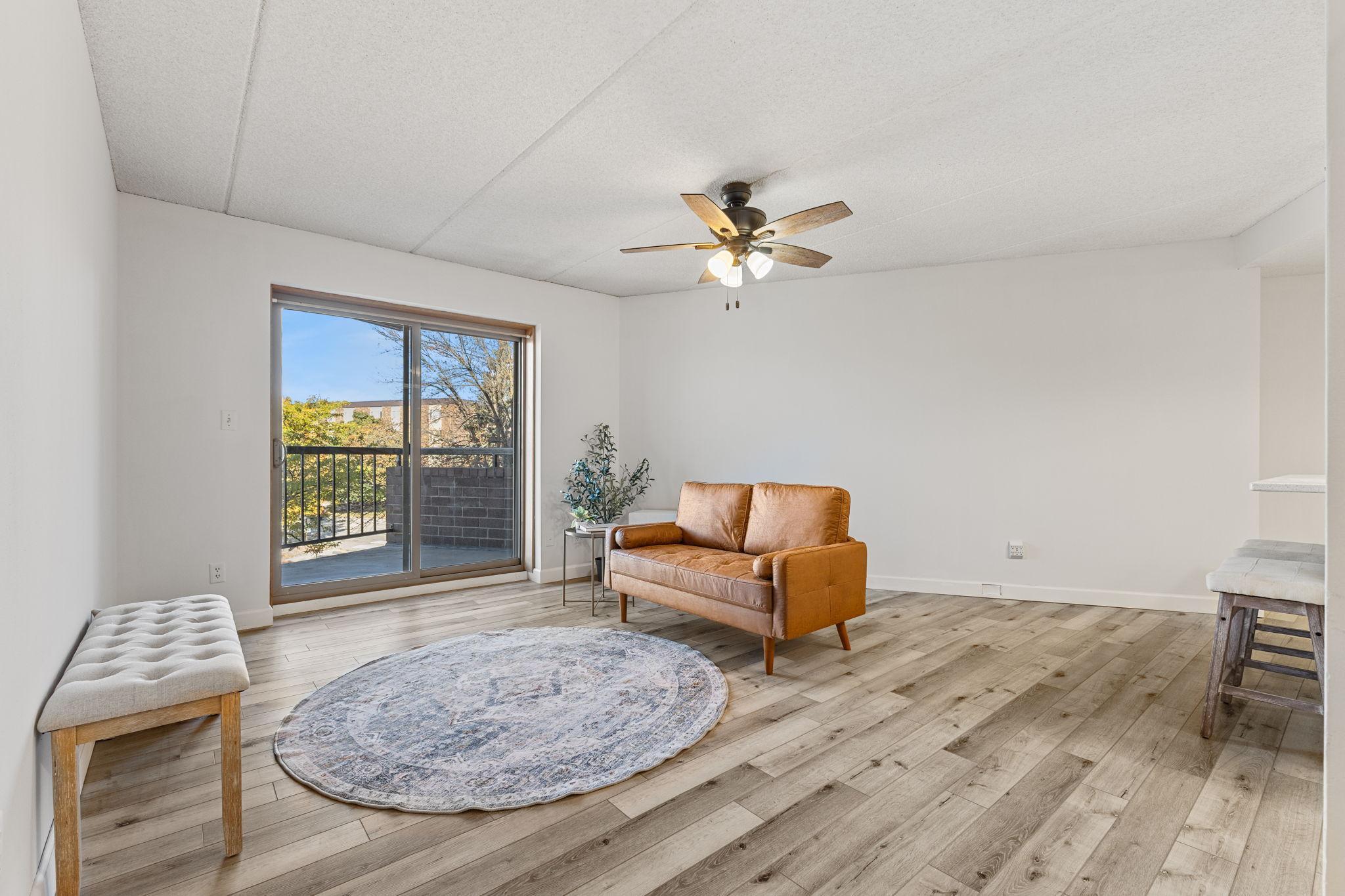 110 1st Avenue NE Unit: 402