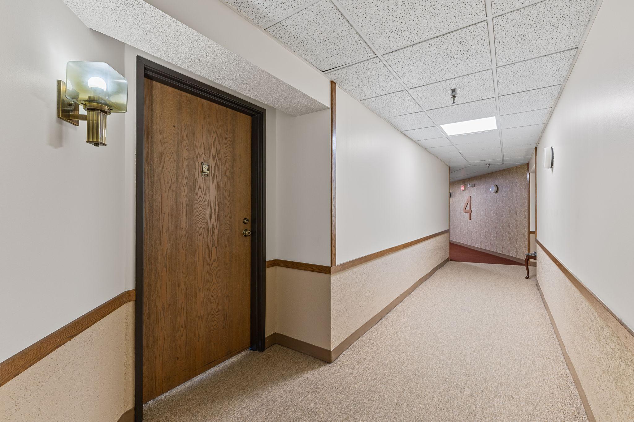 110 1st Avenue NE Unit: 402