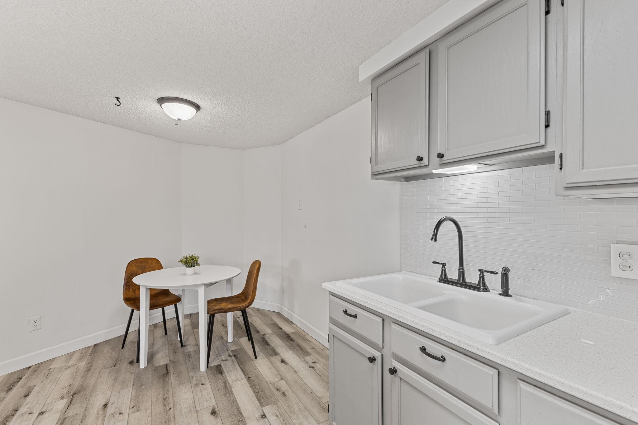 110 1st Avenue NE Unit: 402