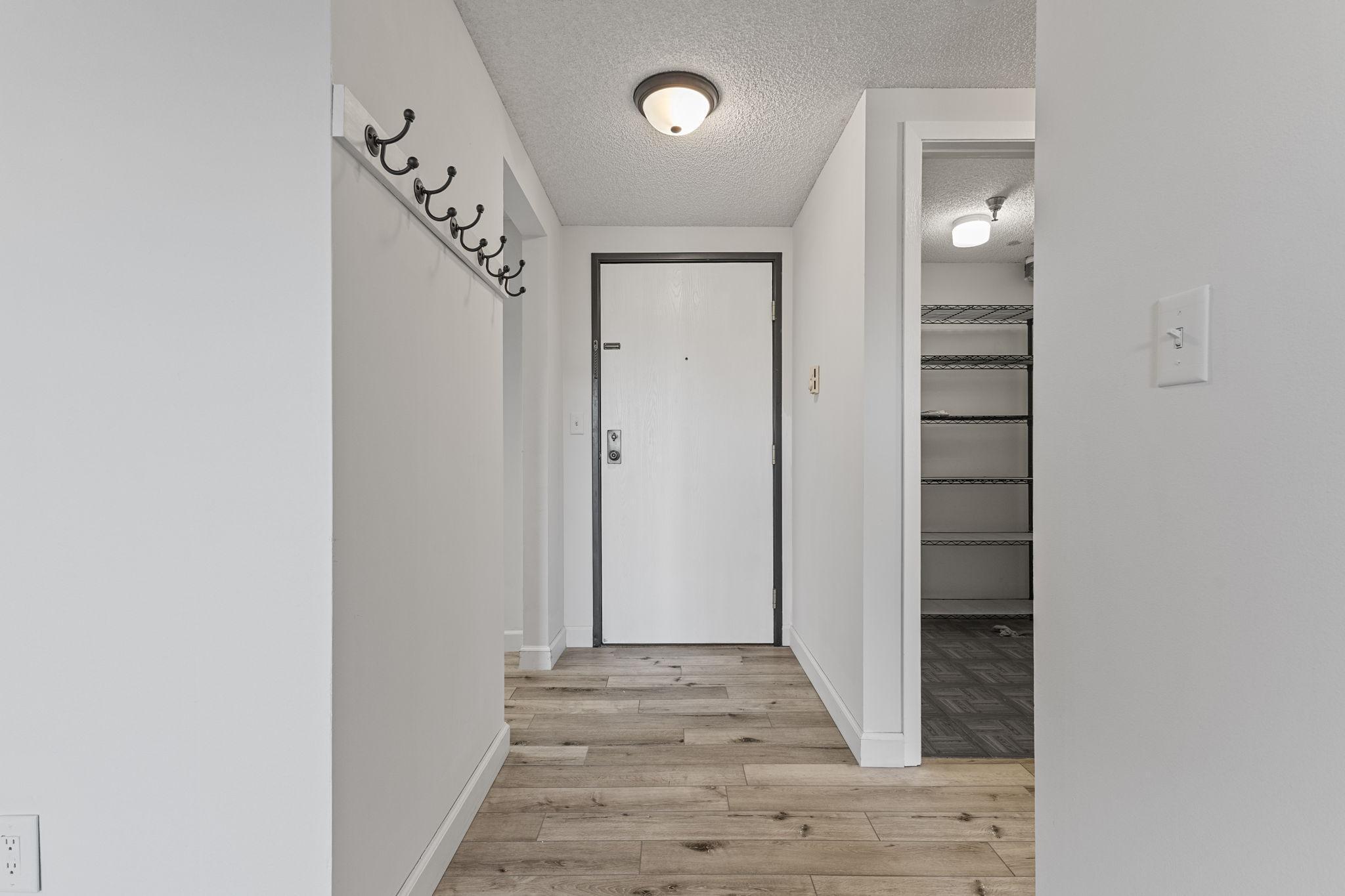 110 1st Avenue NE Unit: 402