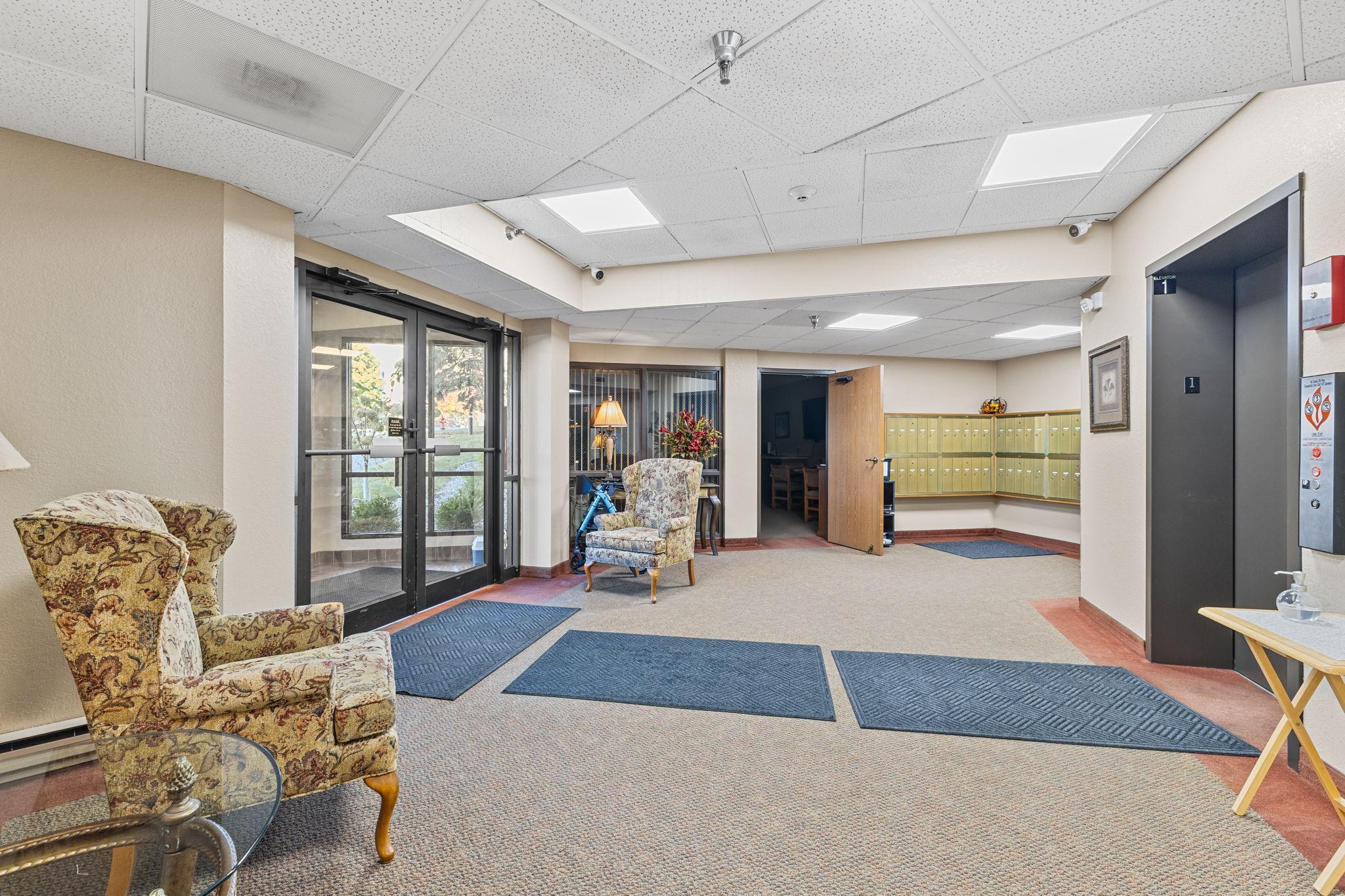 110 1st Avenue NE Unit: 402