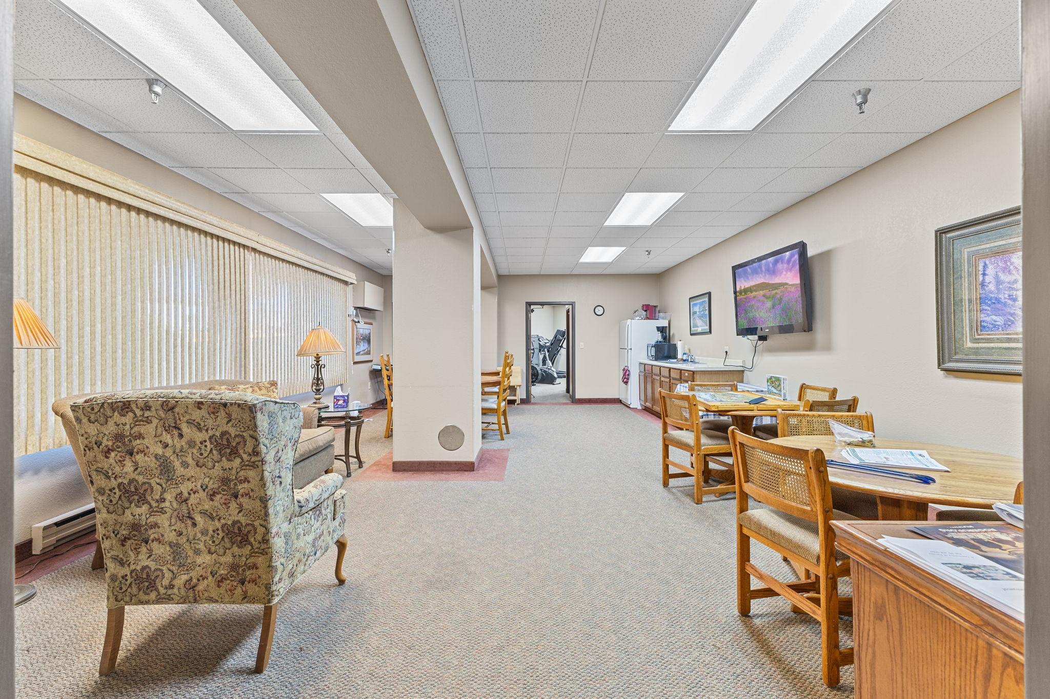 110 1st Avenue NE Unit: 402