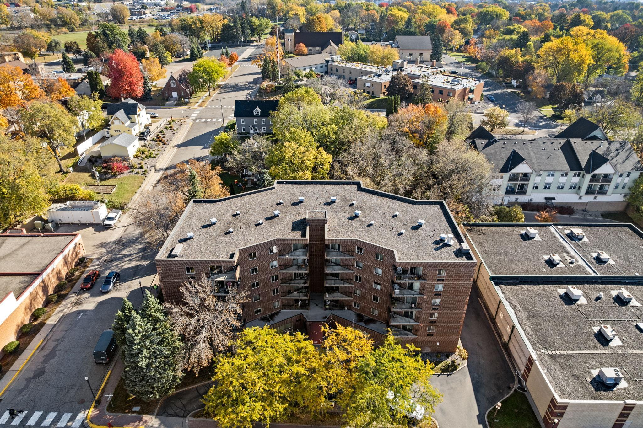 110 1st Avenue NE Unit: 402