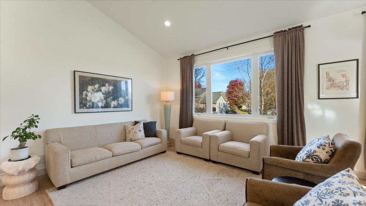 4940 River Oaks Road