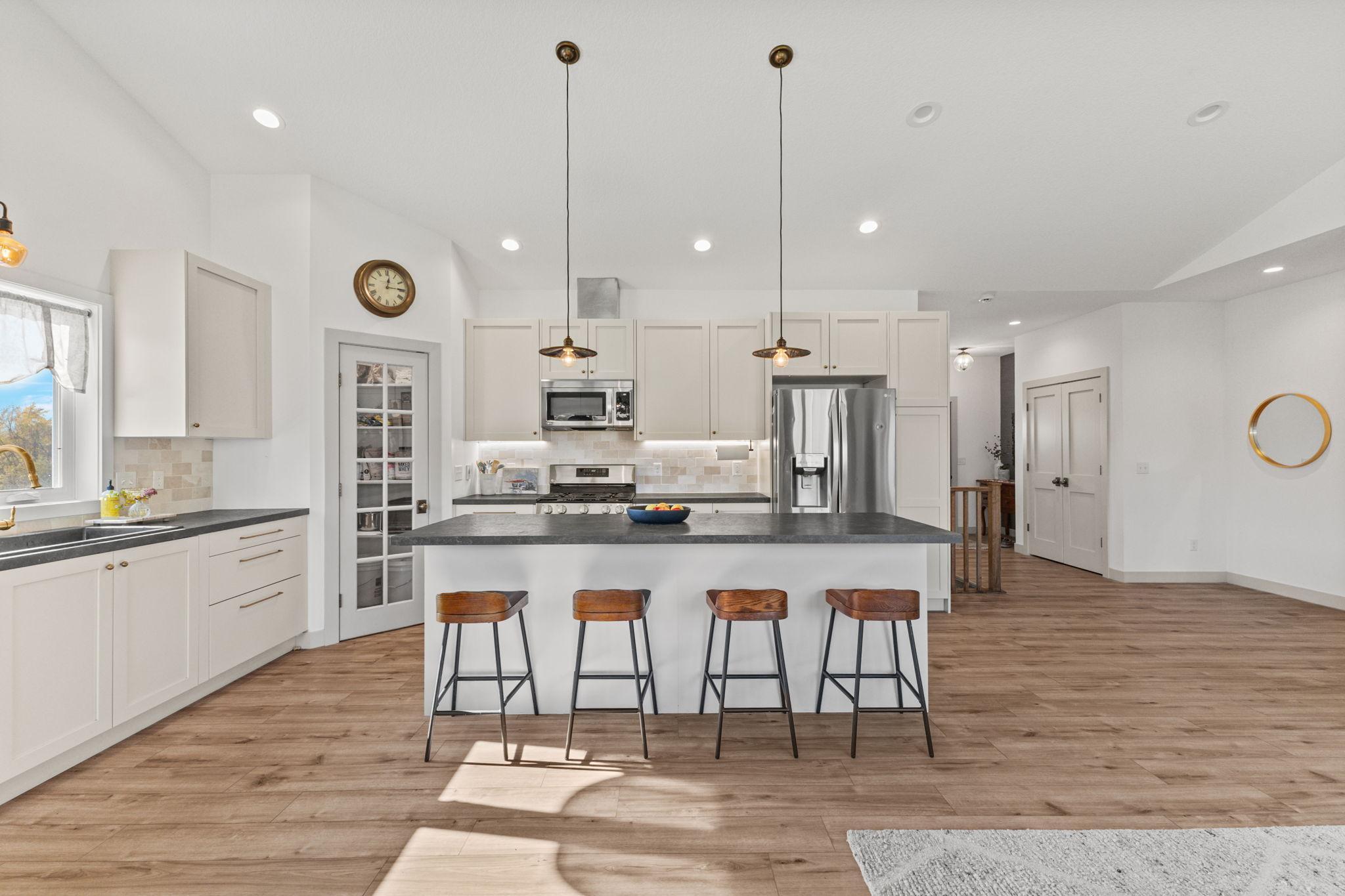 4940 River Oaks Road