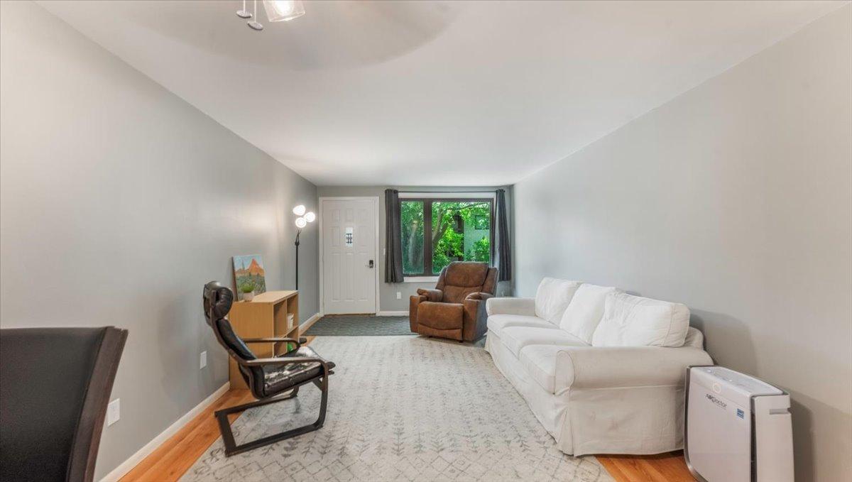 305 Arcadian Place Unit: 1