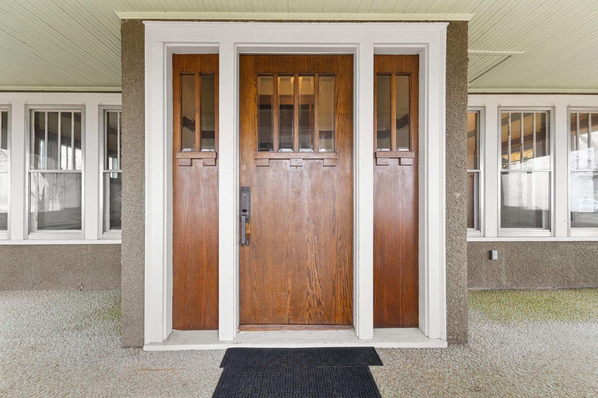 202 Lake Boulevard S