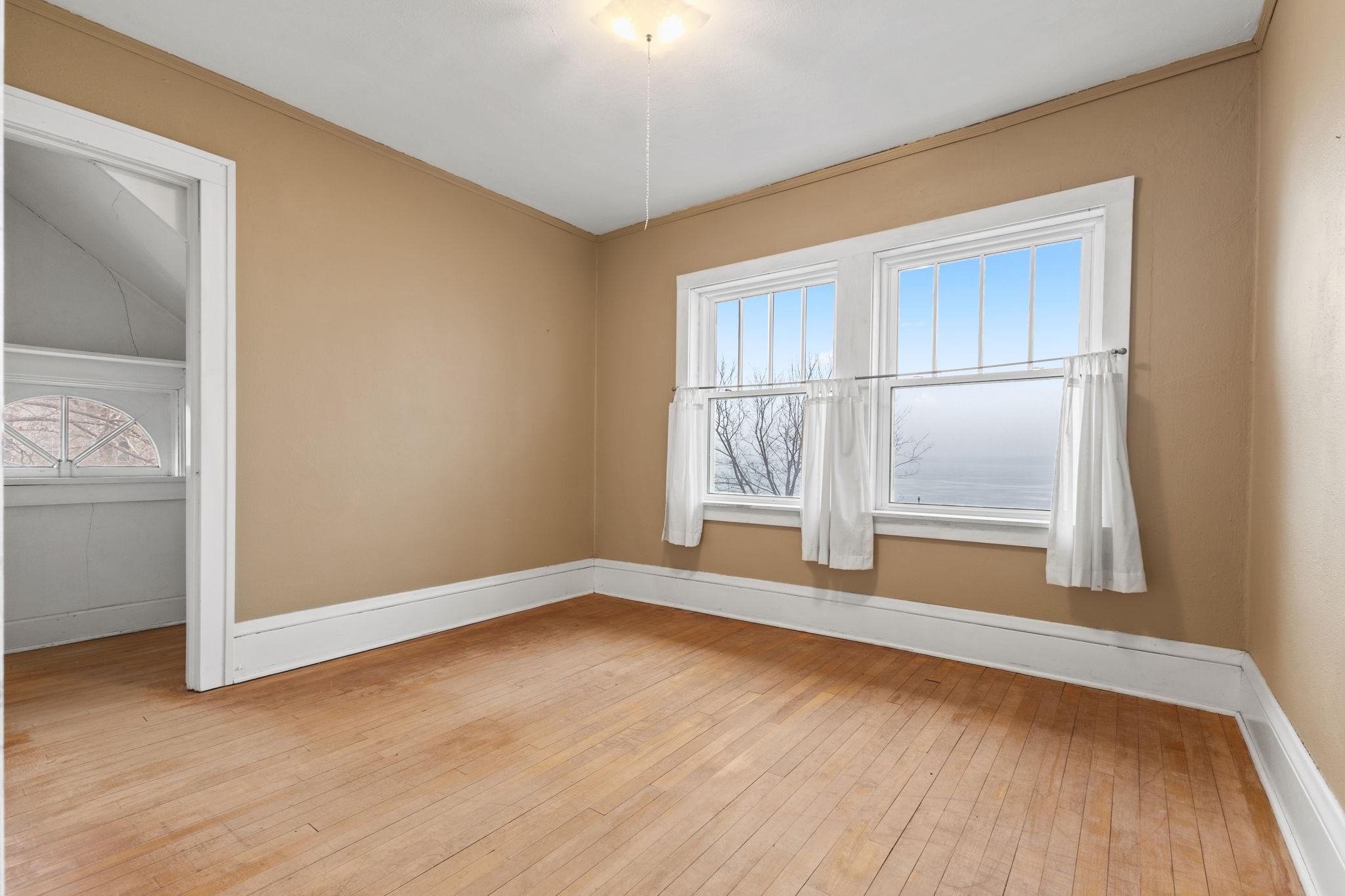 202 Lake Boulevard S