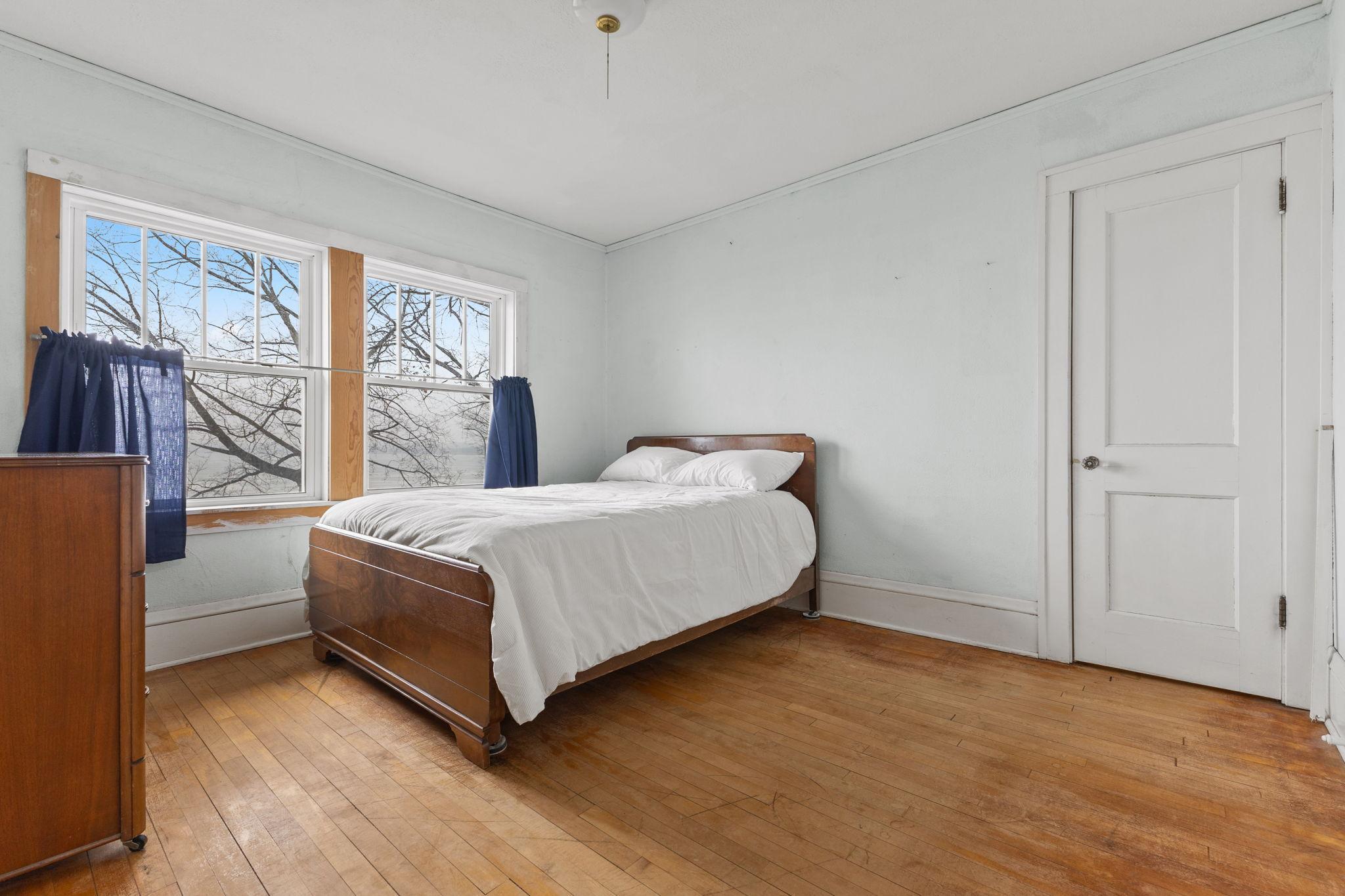 202 Lake Boulevard S