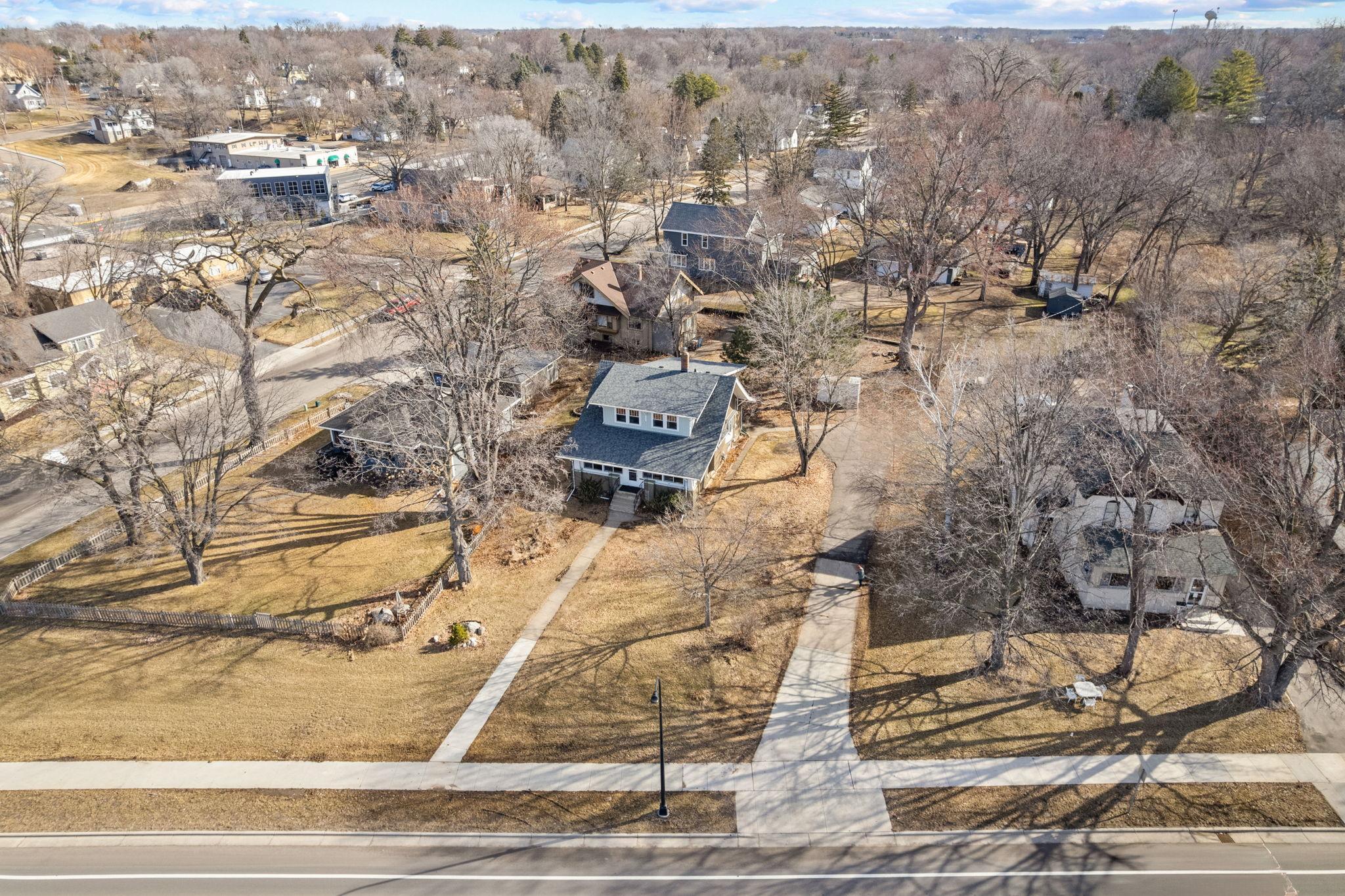 202 Lake Boulevard S