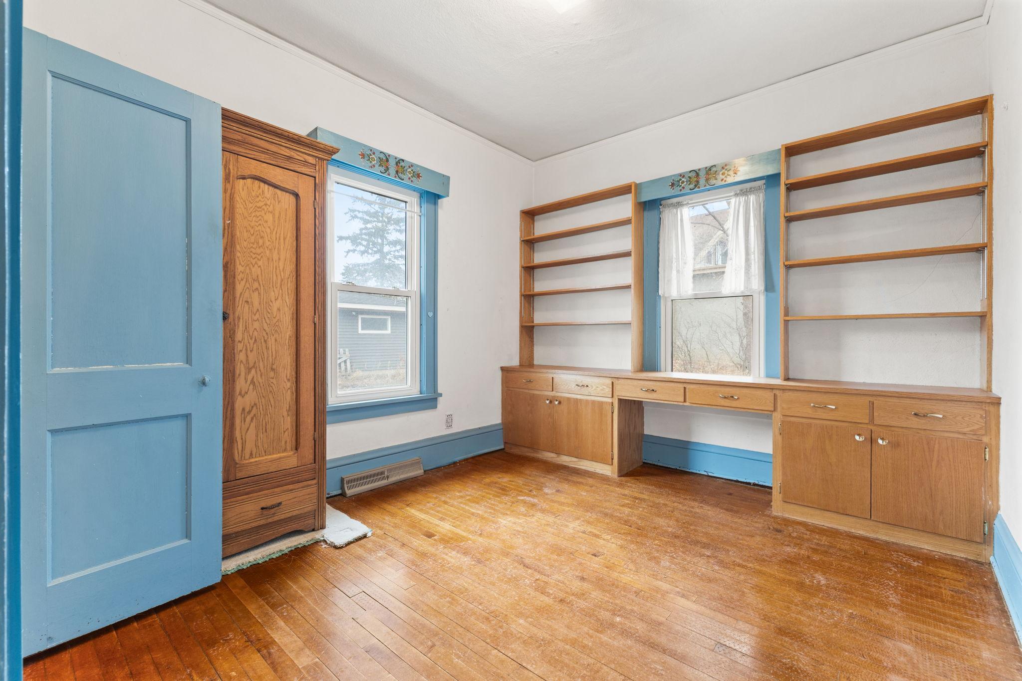 202 Lake Boulevard S