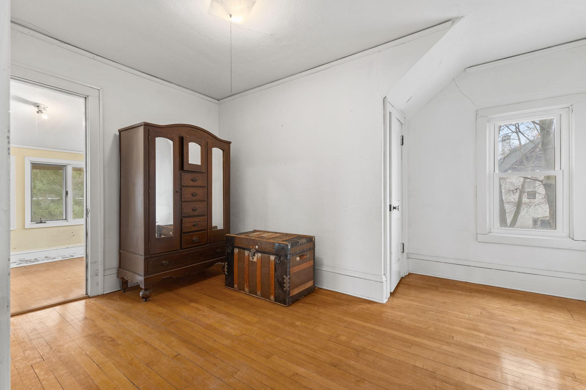 202 Lake Boulevard S