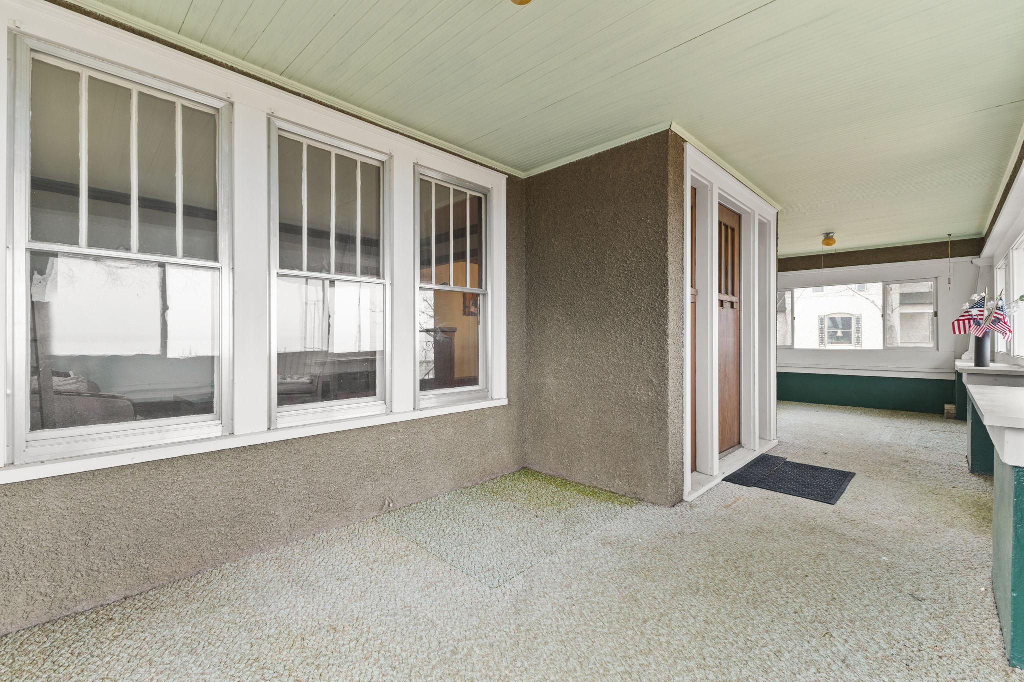 202 Lake Boulevard S