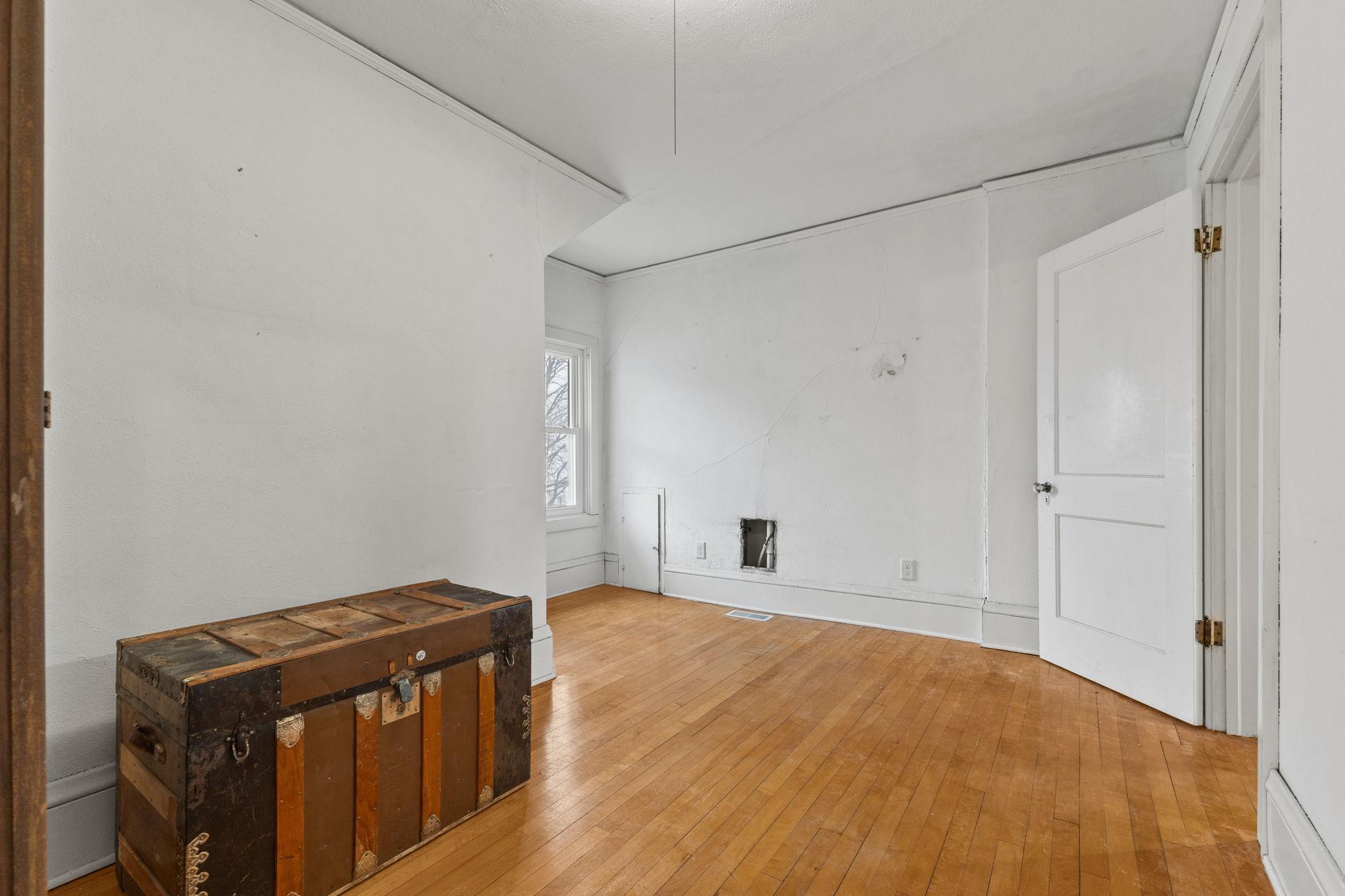 202 Lake Boulevard S