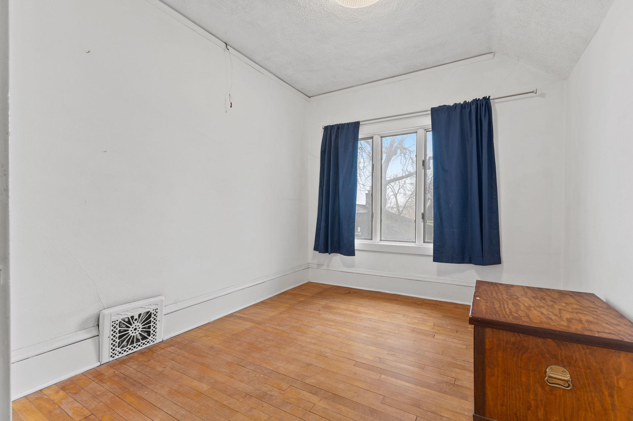 202 Lake Boulevard S