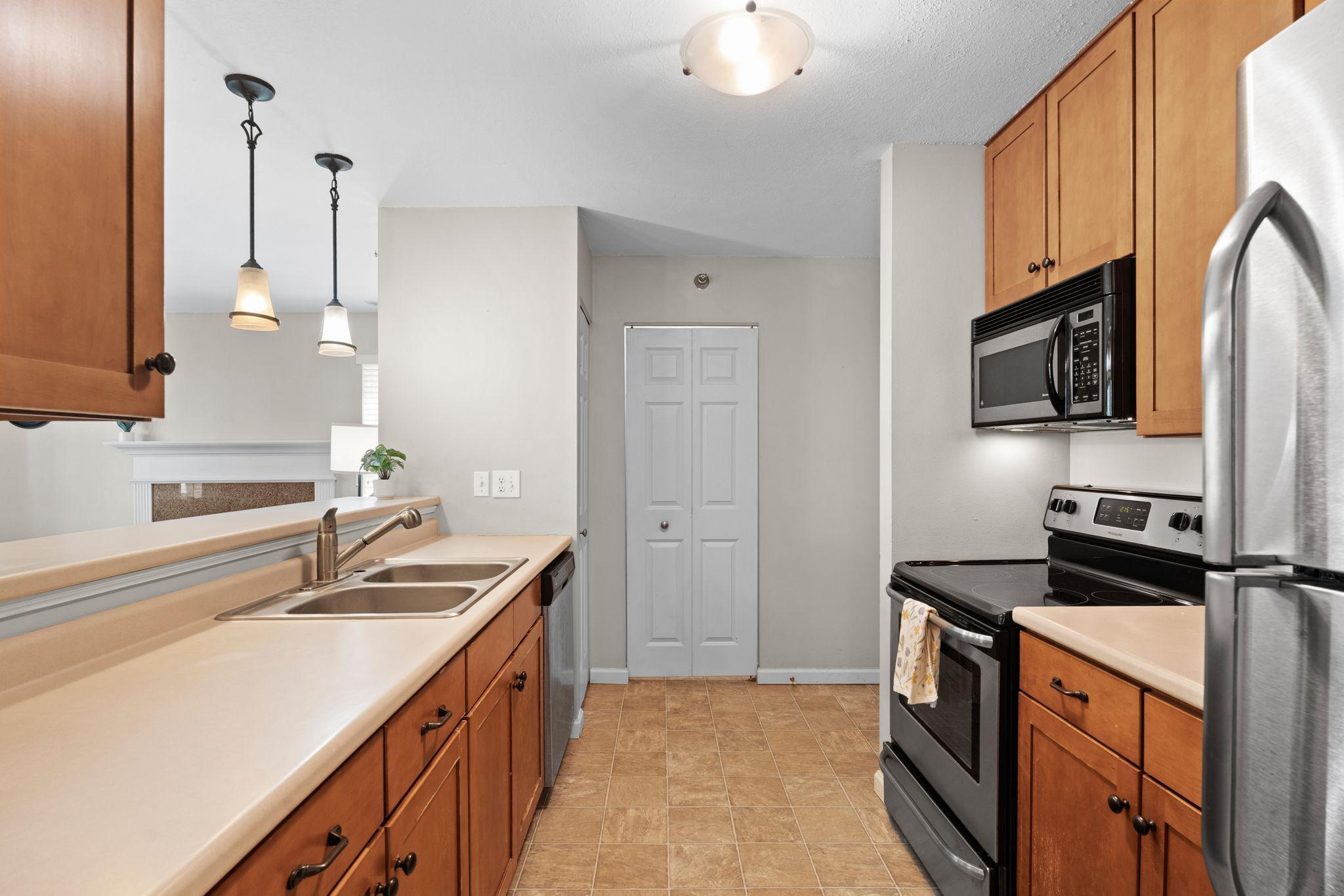 6157 Chasewood Parkway Unit: 102