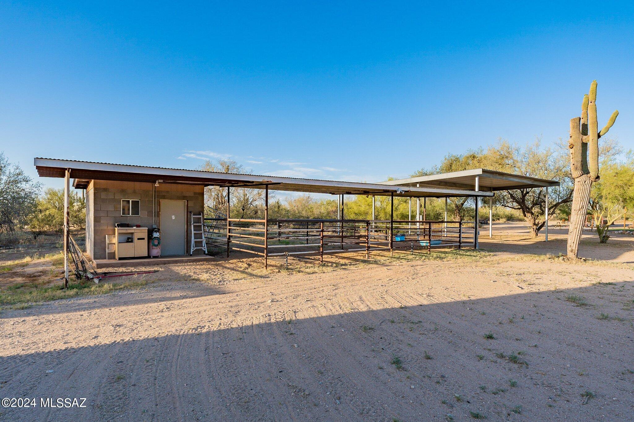 32400 E Grand Valley Drive