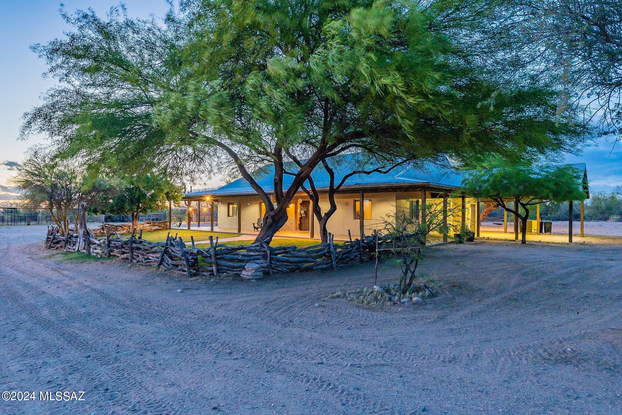 32400 E Grand Valley Drive