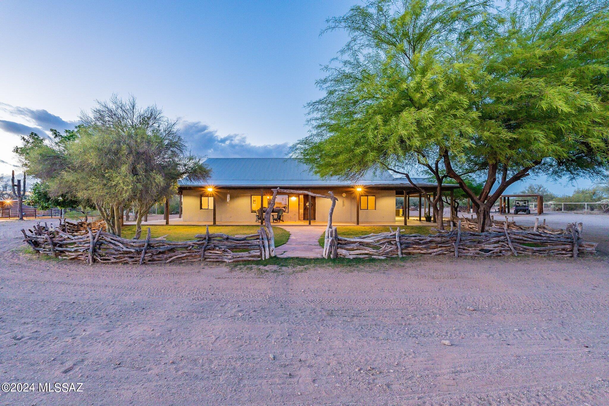 32400 E Grand Valley Drive