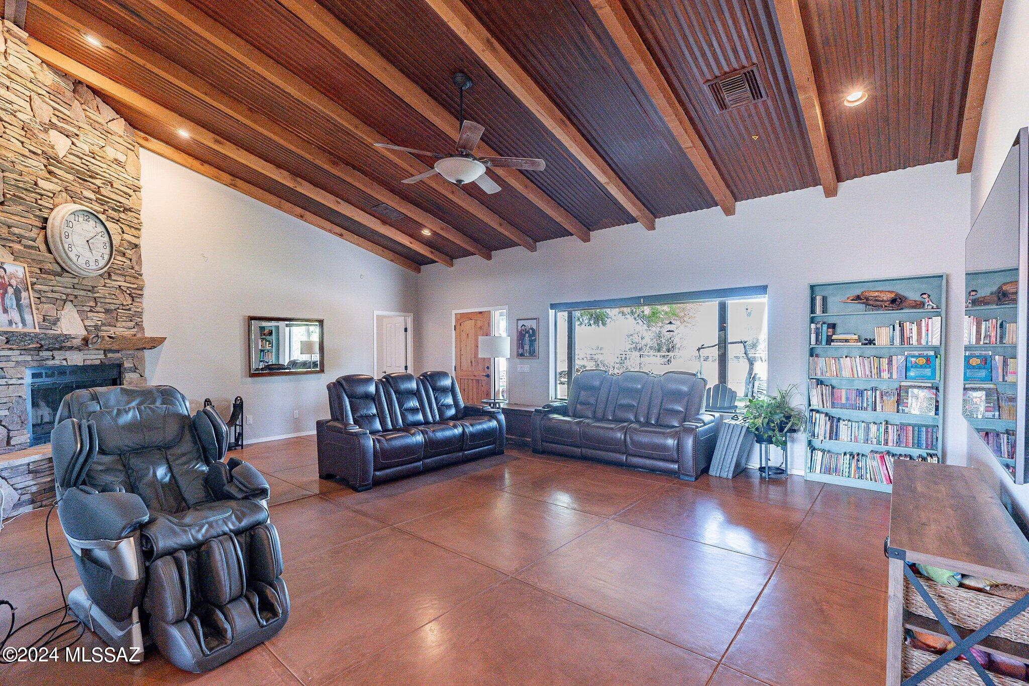 32400 E Grand Valley Drive