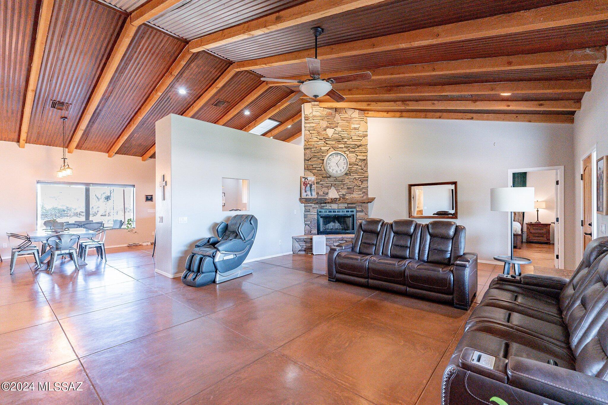 32400 E Grand Valley Drive