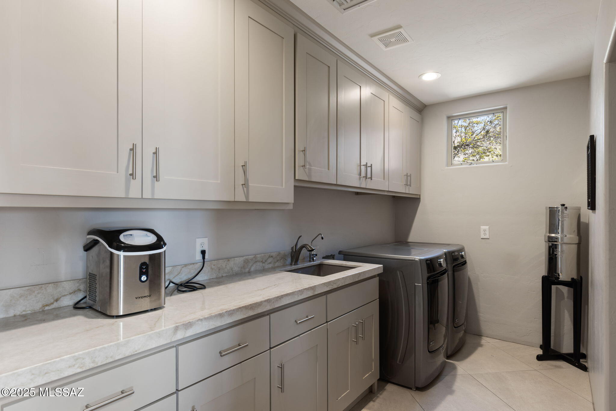 2292 E Ancient Mesa Lane