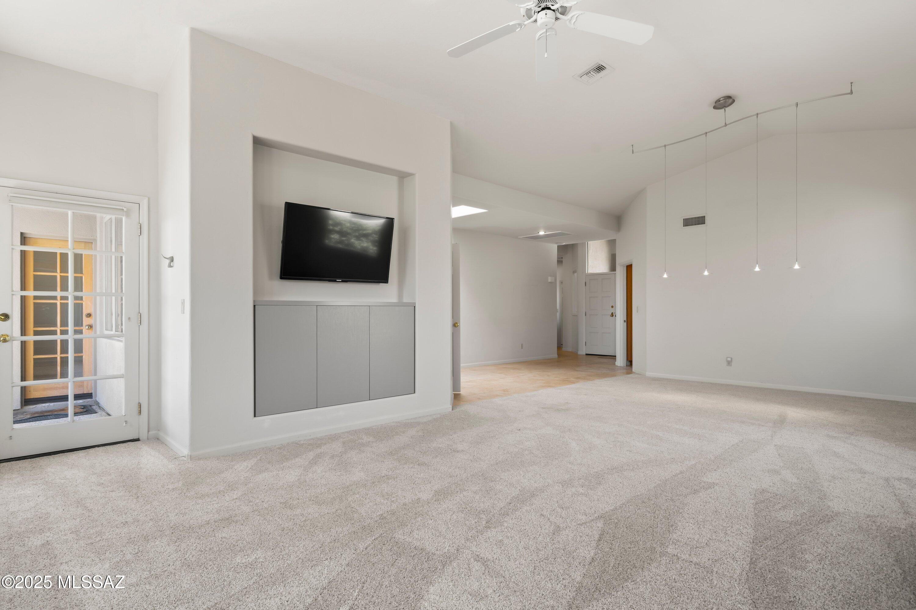 5610 E Paseo Lomas