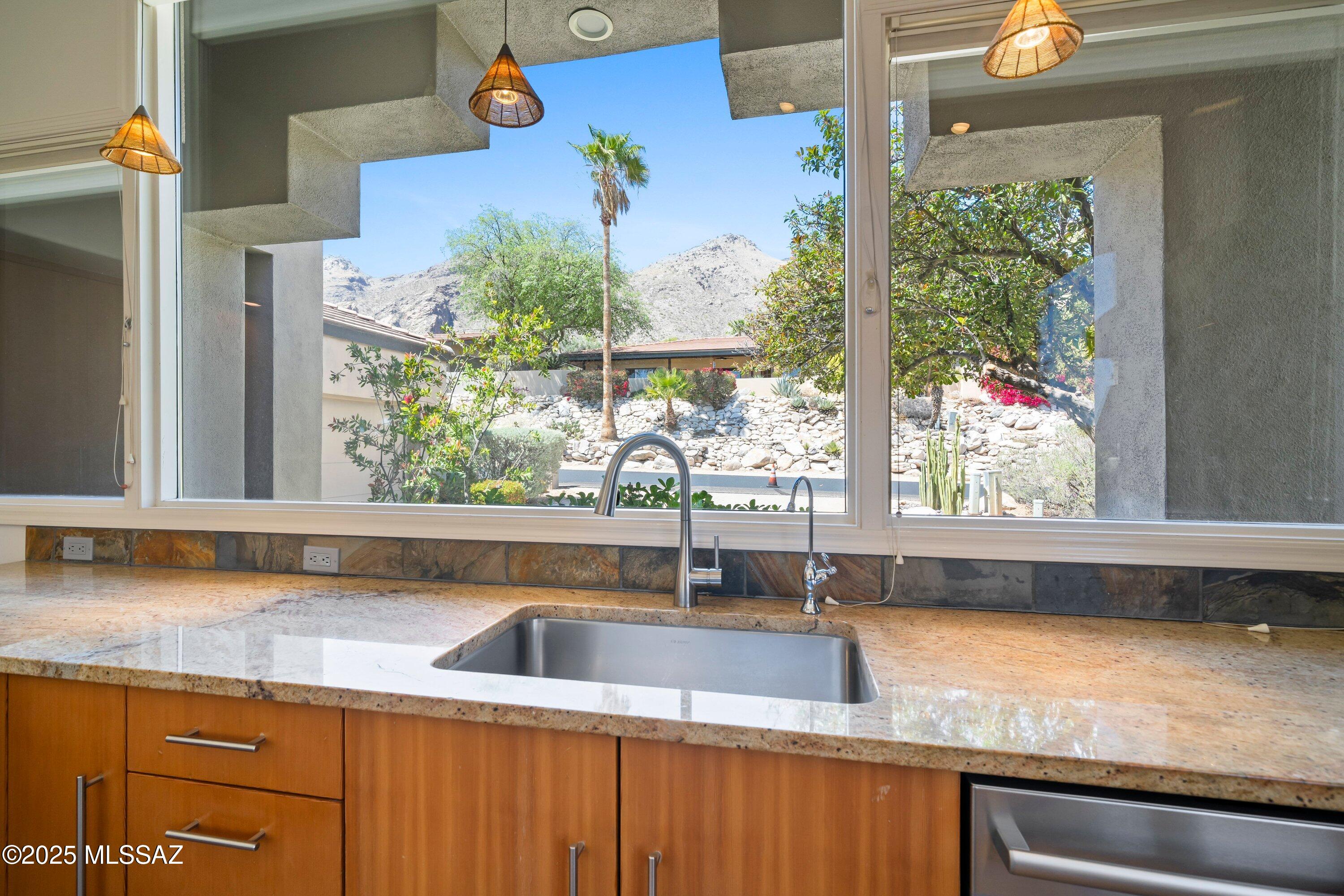 5610 E Paseo Lomas