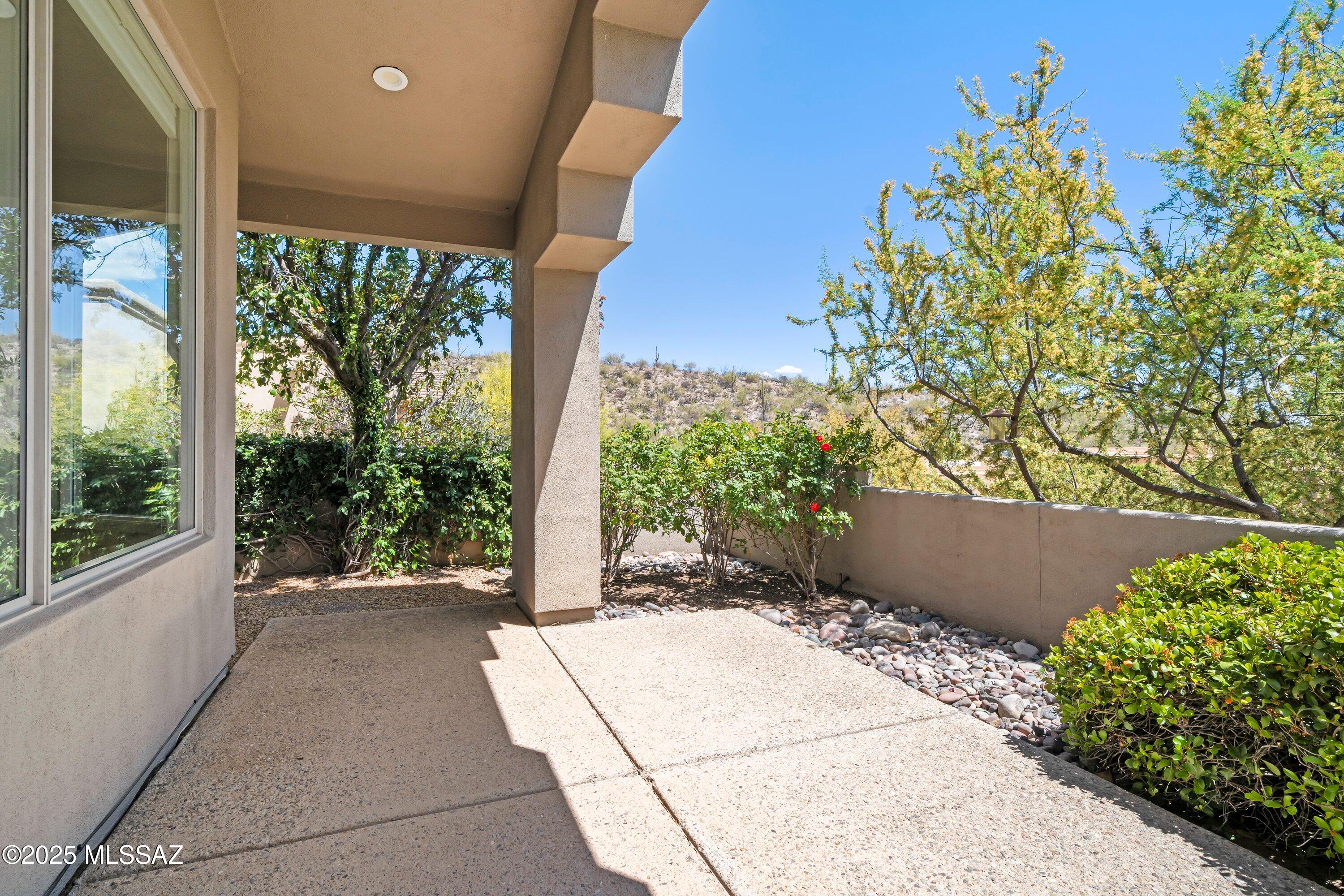 5610 E Paseo Lomas