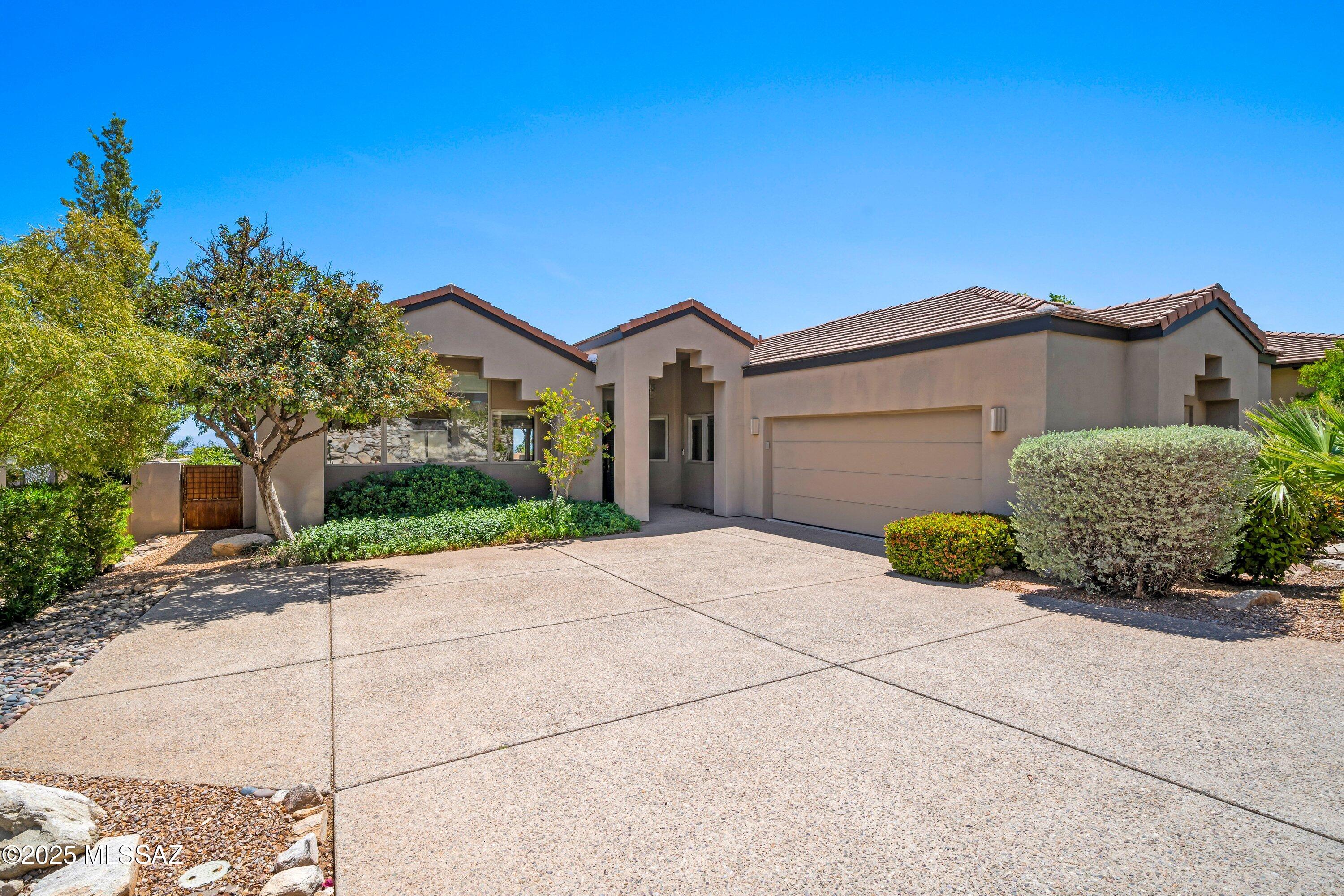 5610 E Paseo Lomas