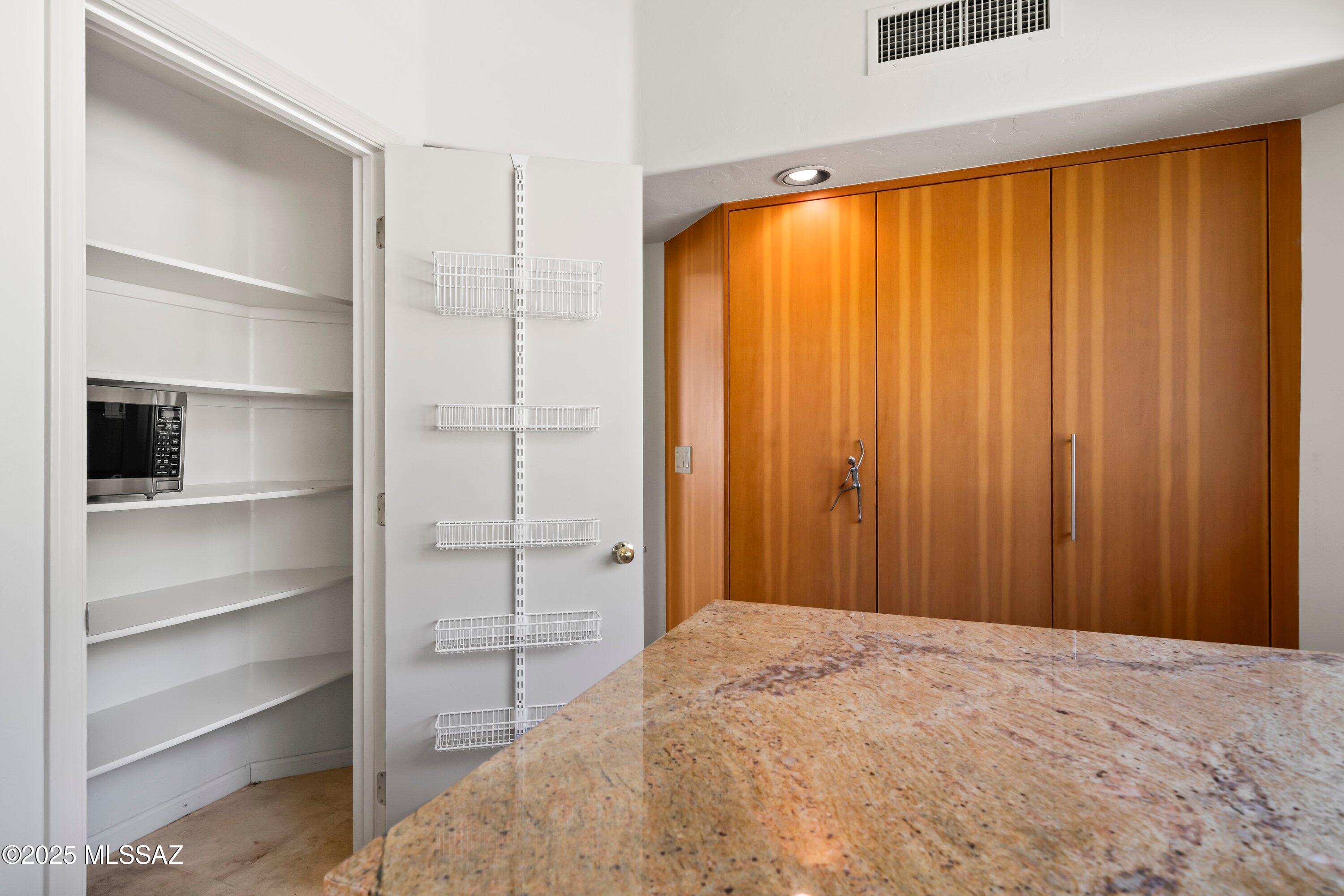 5610 E Paseo Lomas