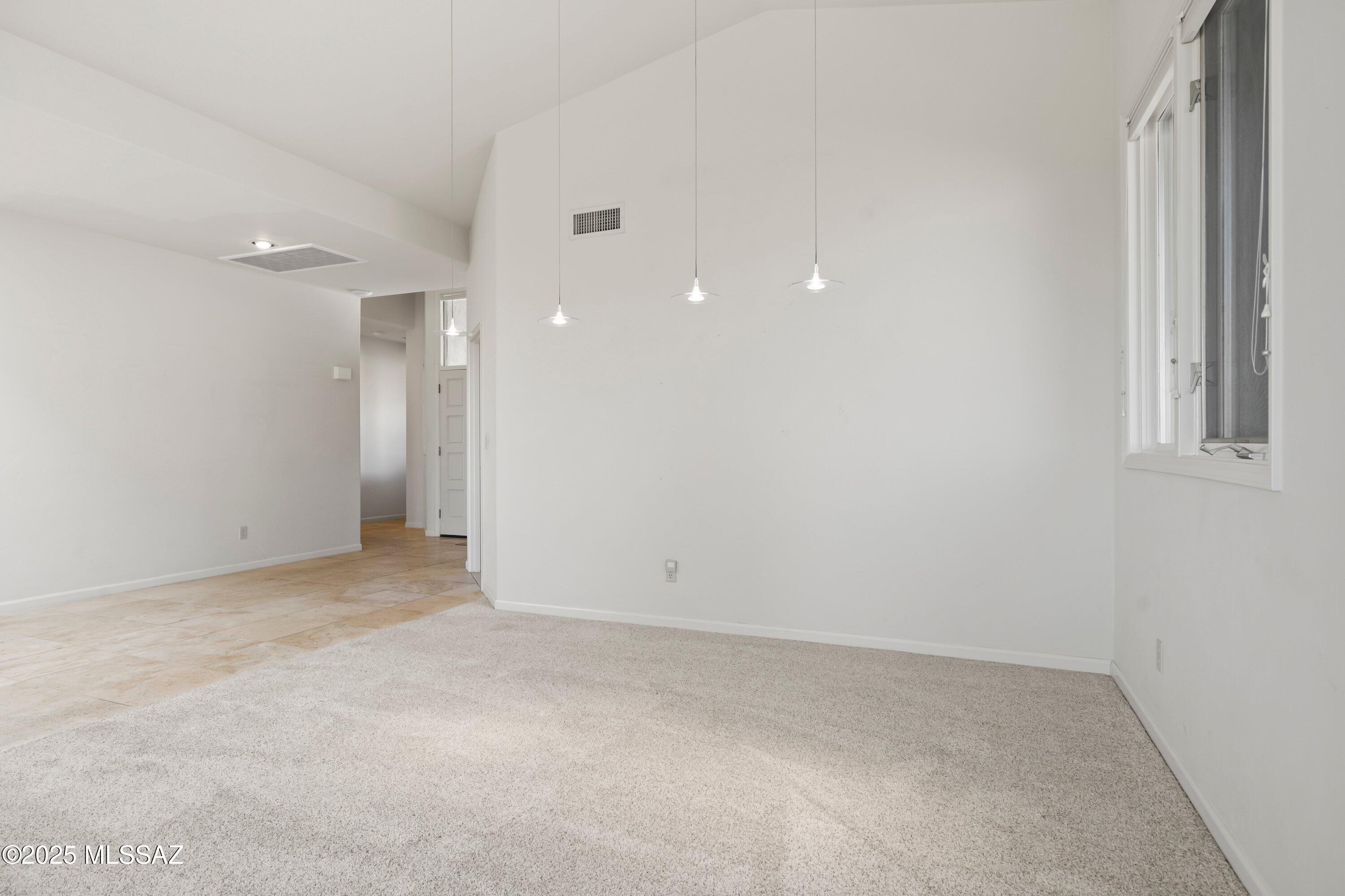 5610 E Paseo Lomas