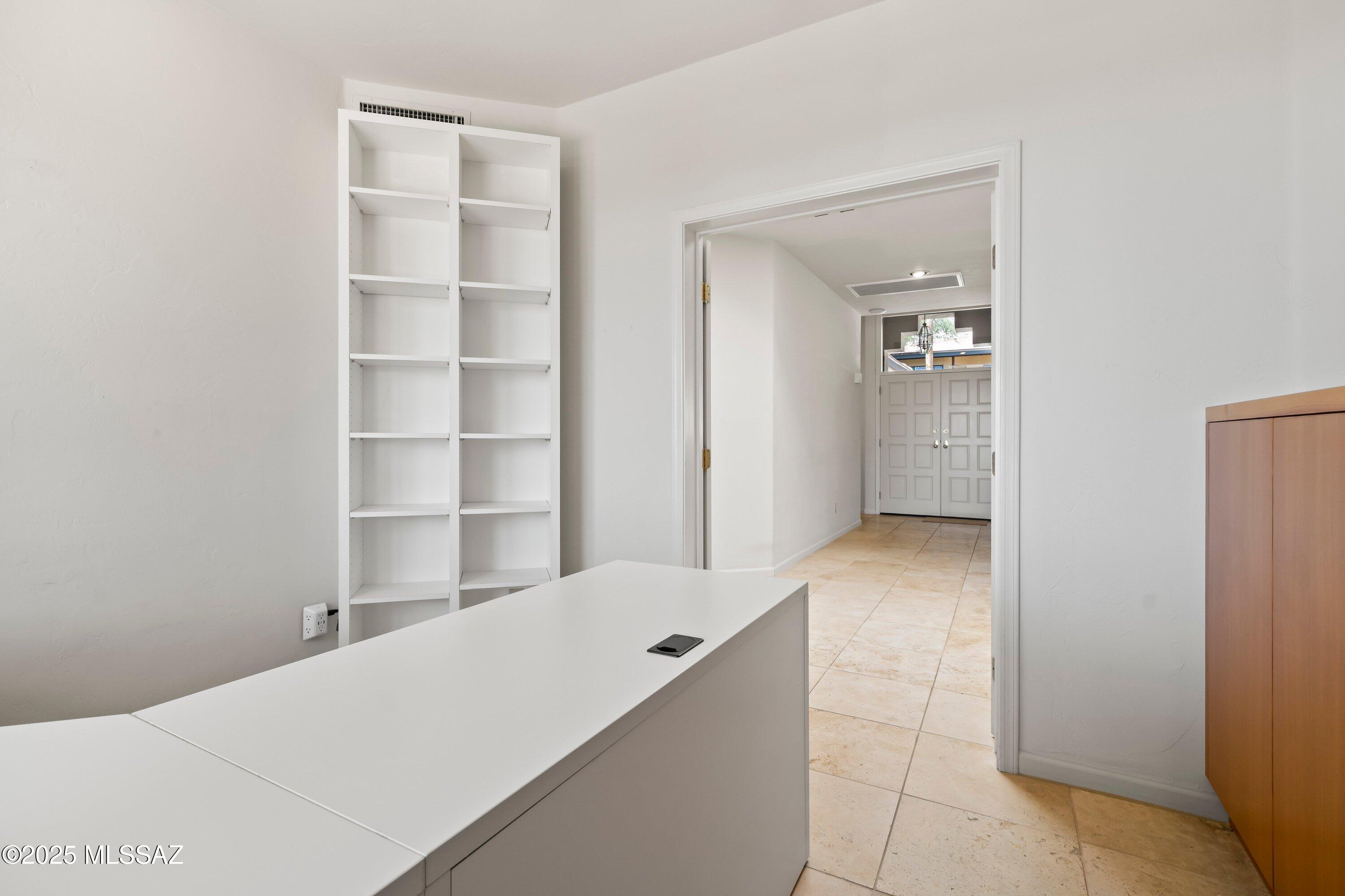5610 E Paseo Lomas
