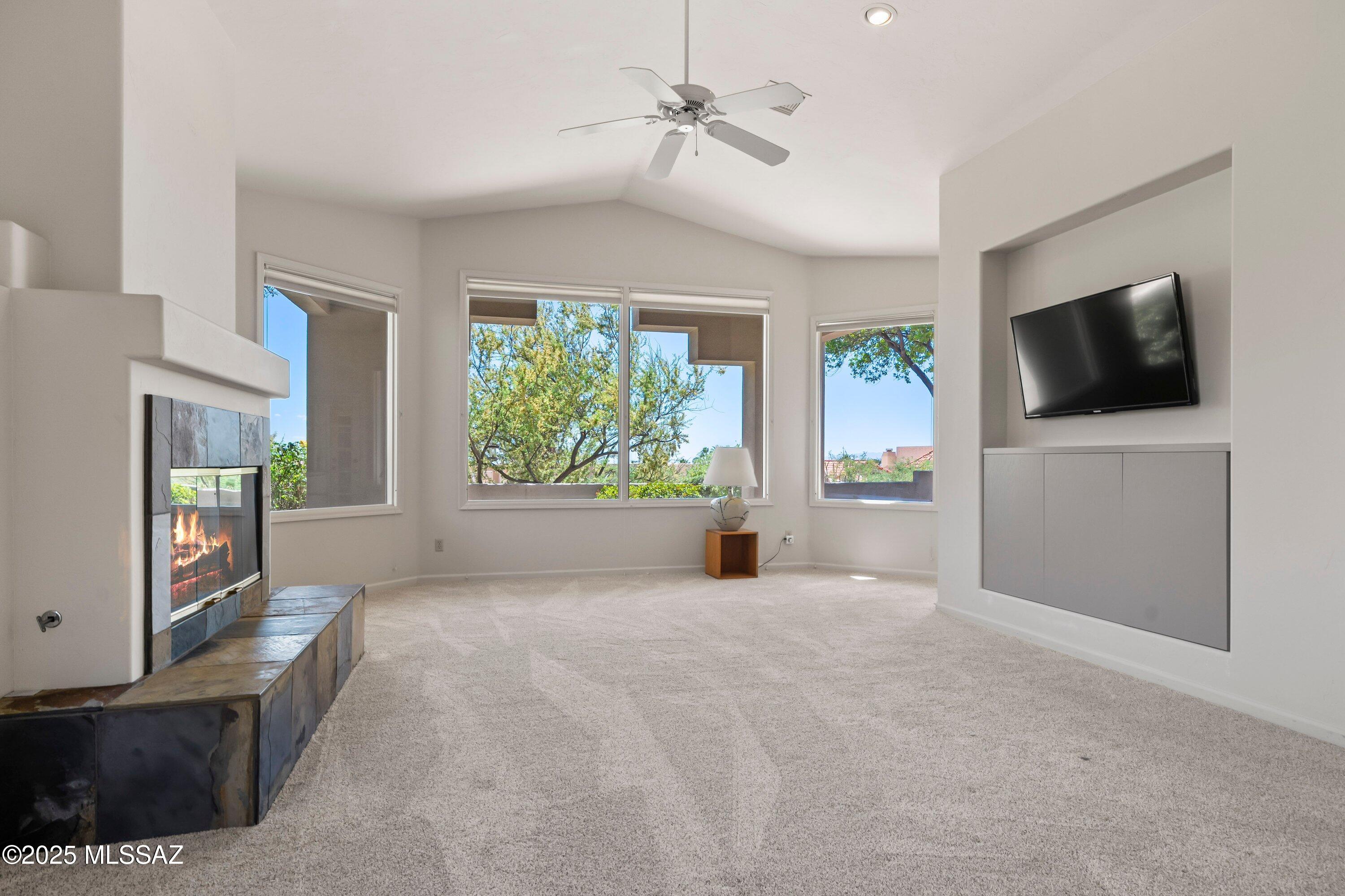 5610 E Paseo Lomas