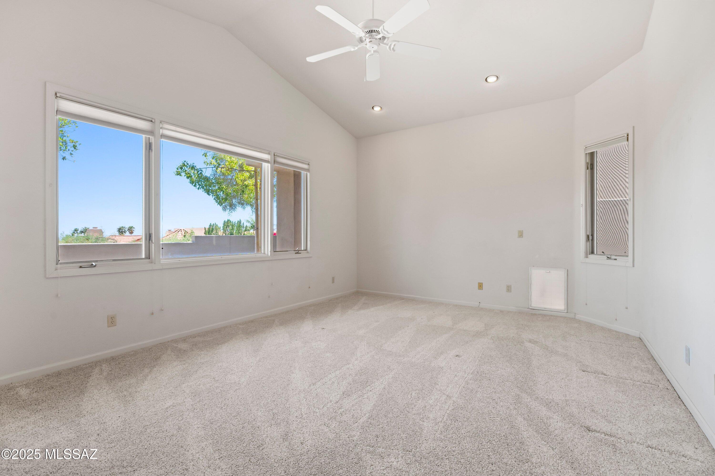 5610 E Paseo Lomas