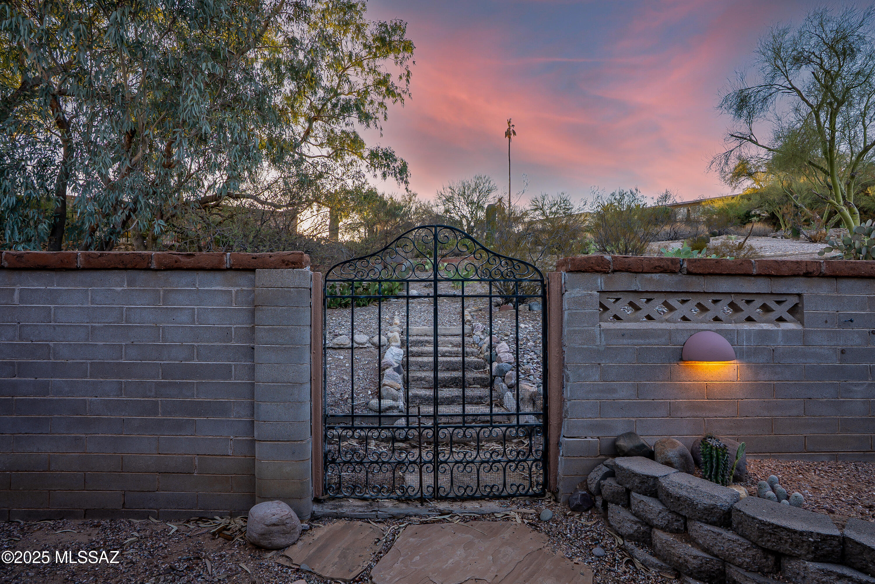 6015 N Camino De Santa Valera