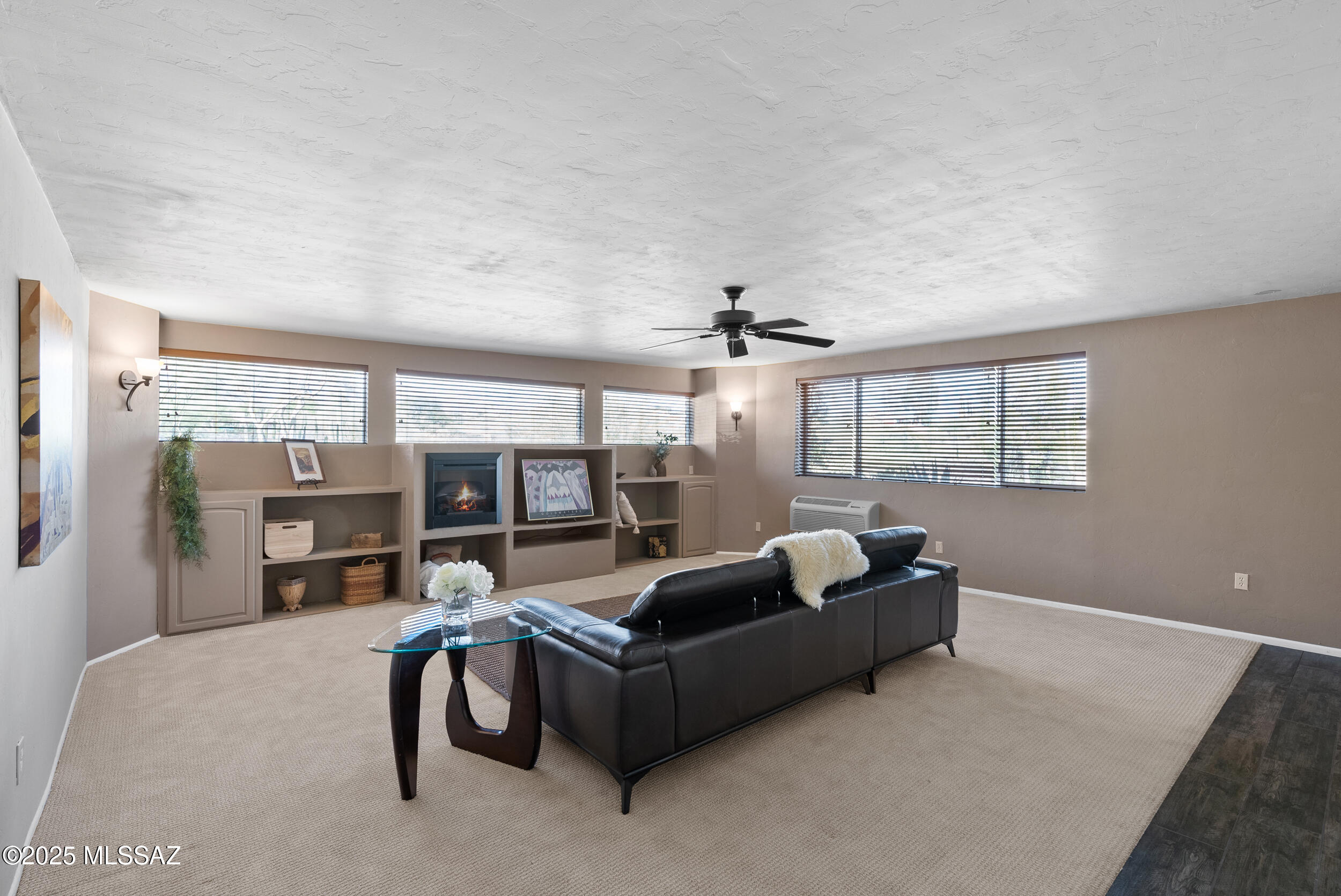 6015 N Camino De Santa Valera